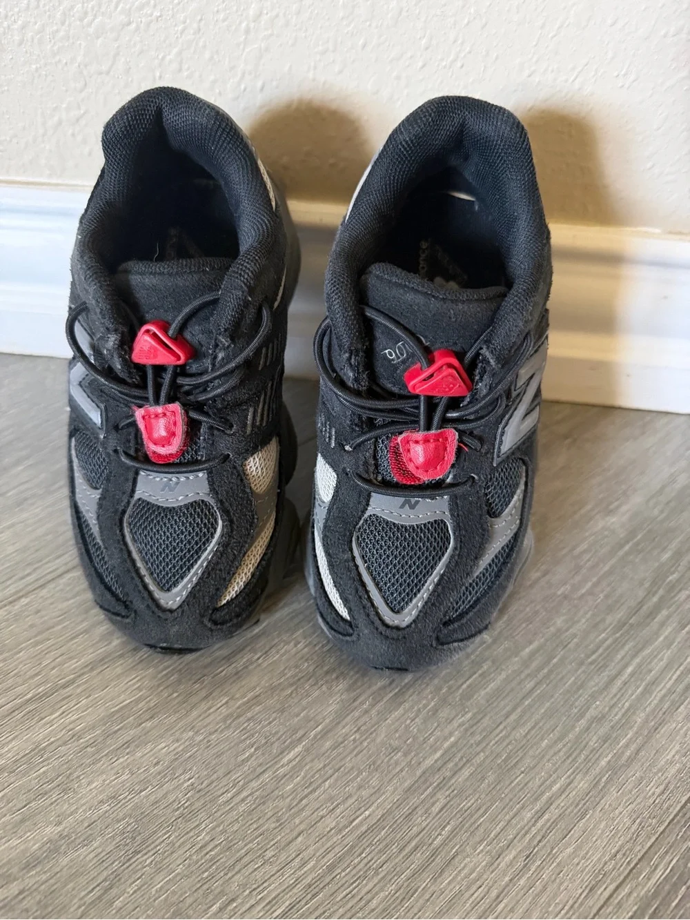 New Balance Black and Red toddler' Athletic Sneakers